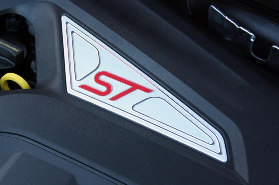  Ford Fiesta ST 2014 года  (фото 38 из 66)